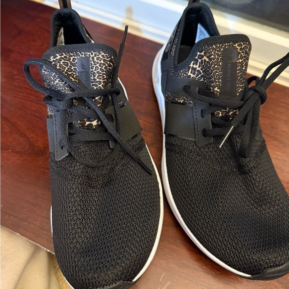 NWOT: New Balance Womens Black and Cheetah Print Sneakers - Picture 3 of 10